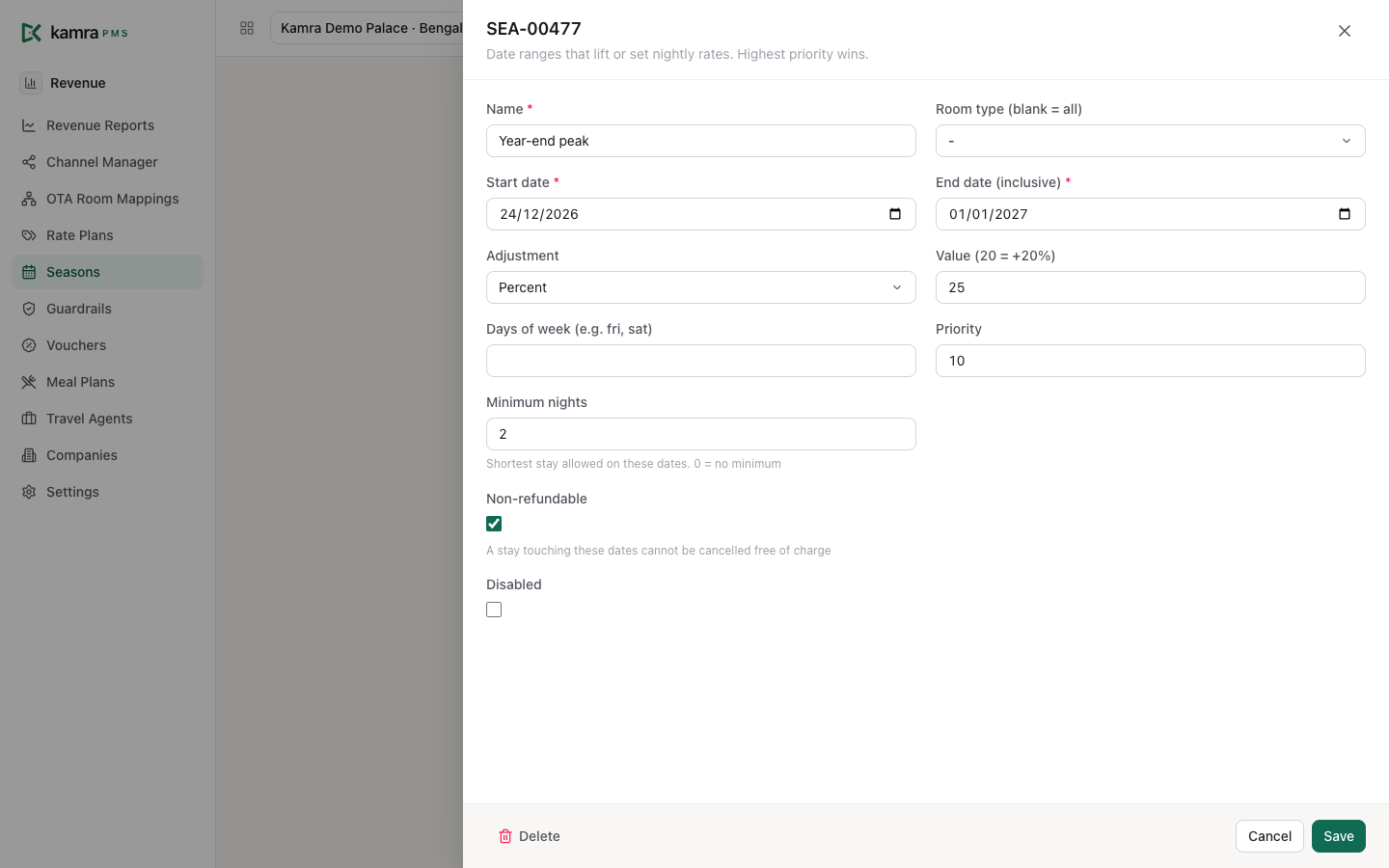 The year-end peak season: +25%, priority 10, a two-night minimum and non-refundable